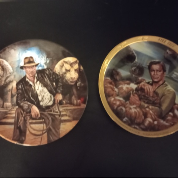 Collectible Plates Star Wars and Indiana Jone’s - Picture 7 of 8